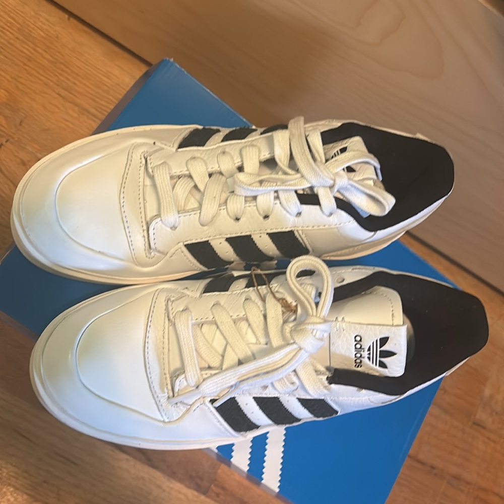 ADIDAS Women’s Forum Bonega Shoes - Picture 2 of 8